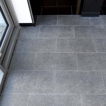 Płytka kamienna granit Black płomieniowany 60x60x1,5 cm