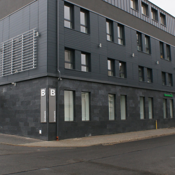 Płytka kamienna łupek Black szczotkowany 60x30x1 cm