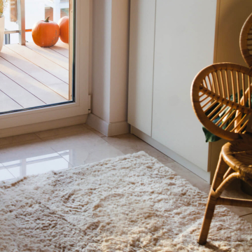 Płytka kamienna marmur Lily Classic polerowany 61x61x1,2 cm