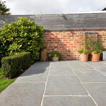 Płytka kamienna wapień Grey Lime bębnowany 60x60x2,2 cm