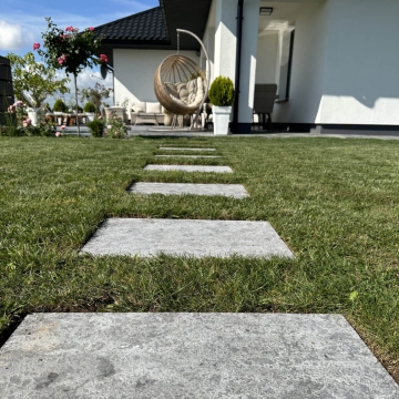 Płytka kamienna wapień Blue Lime płomieniowany i szczotkowany 60x60x2 cm